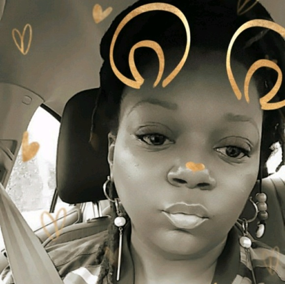 Meet your Posher, Sheena - Picture 1 of 1